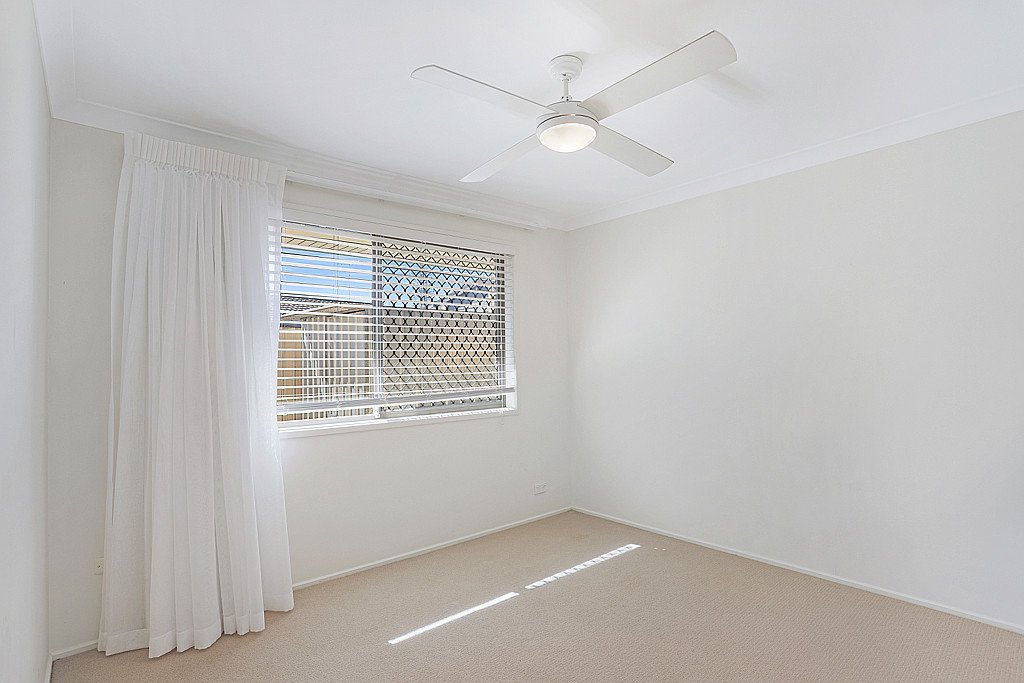 1/6 Shrike Court BURLEIGH WATERS 9