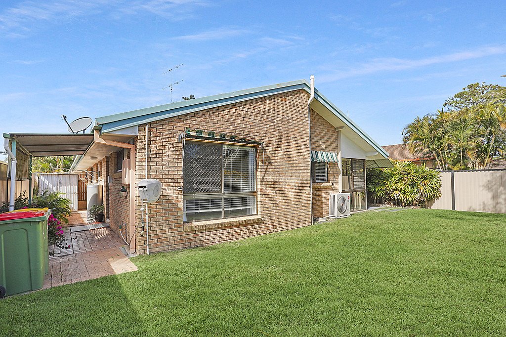 1/6 Shrike Court BURLEIGH WATERS 10