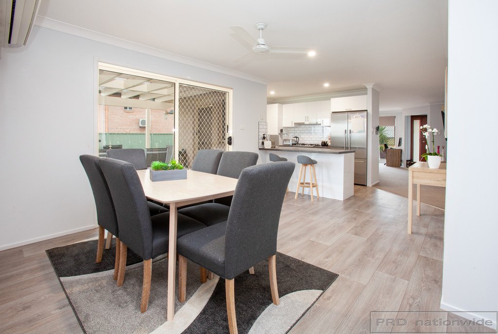 16 Somerset Drive THORNTON 9