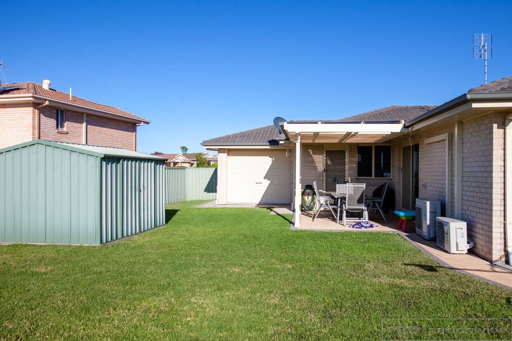 16 Somerset Drive THORNTON 17