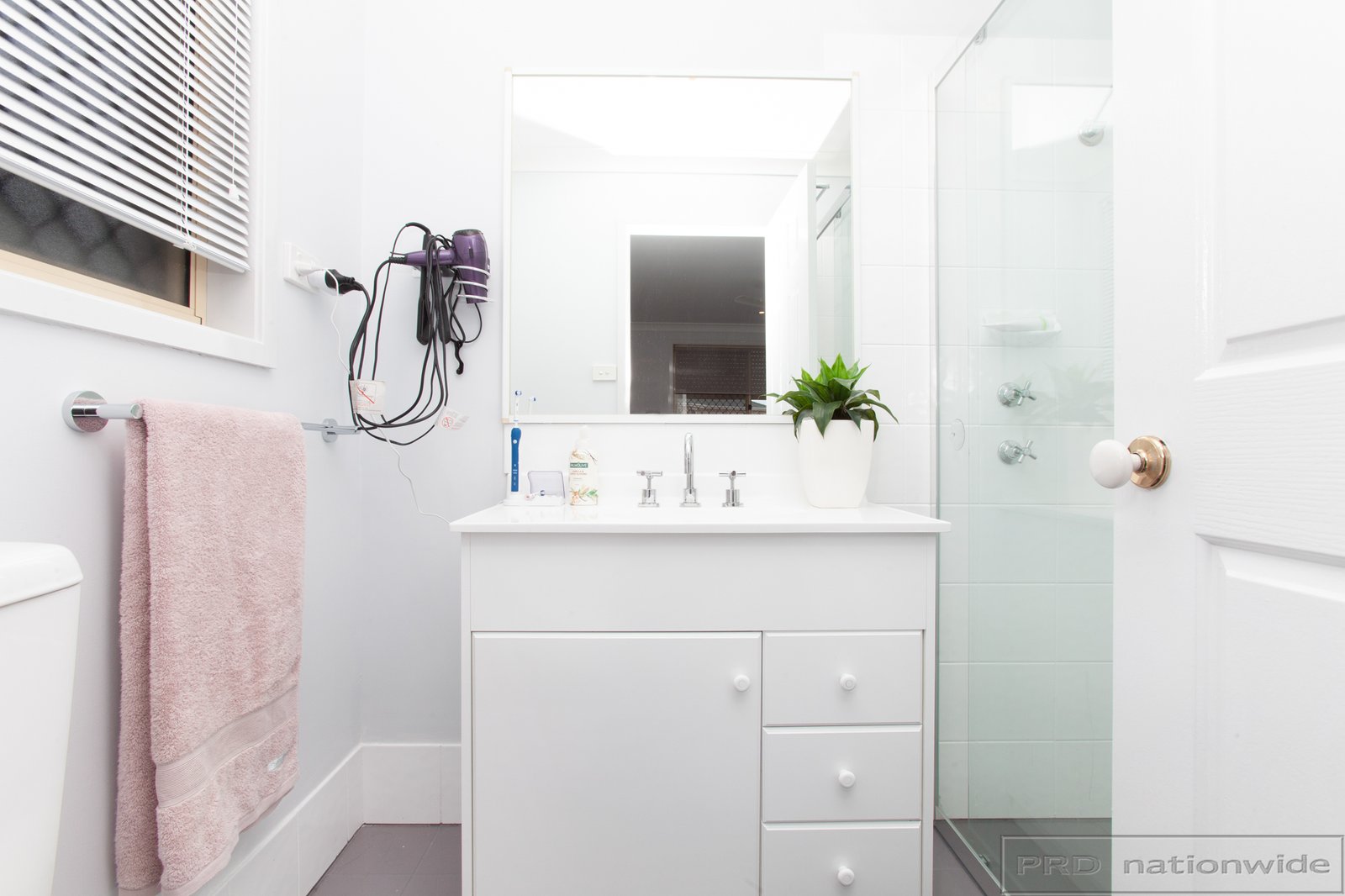 16 Somerset Drive THORNTON 11