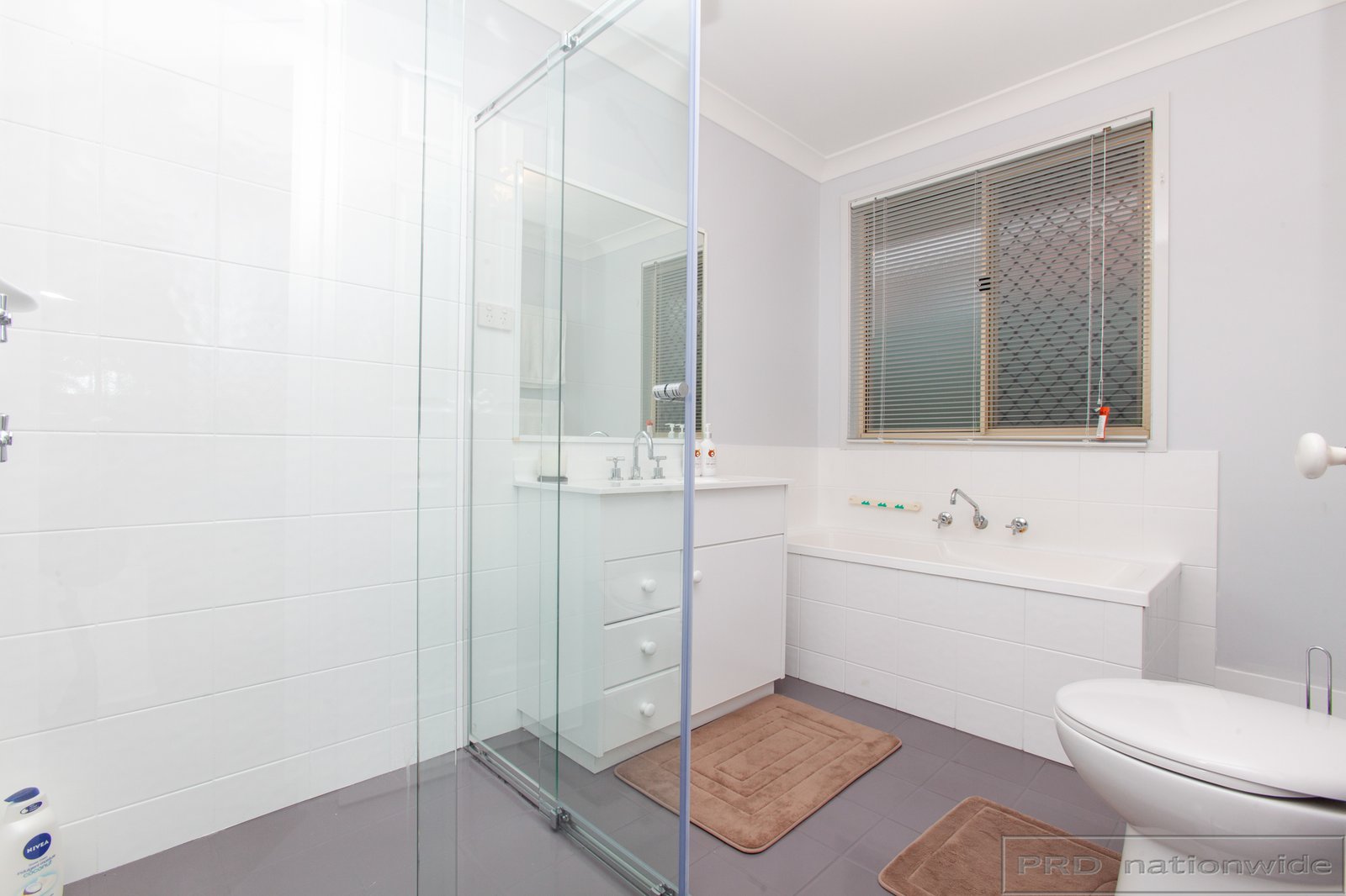 16 Somerset Drive THORNTON 13