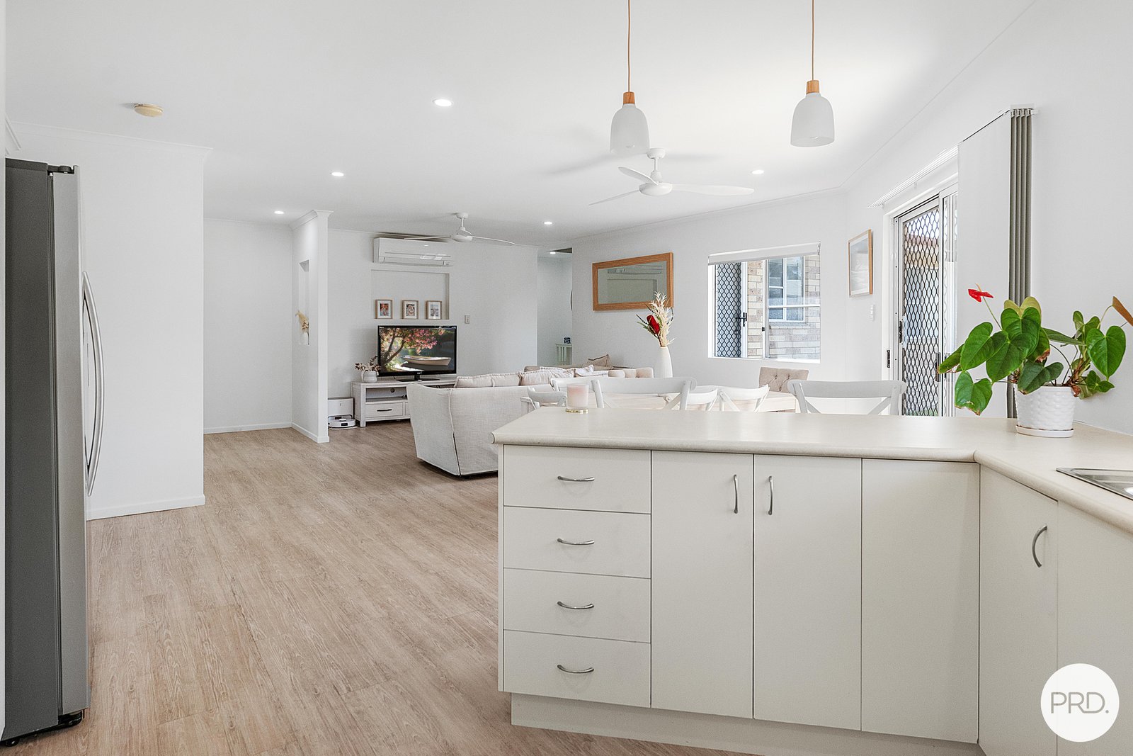 16 Spinnaker Way BUCASIA 12