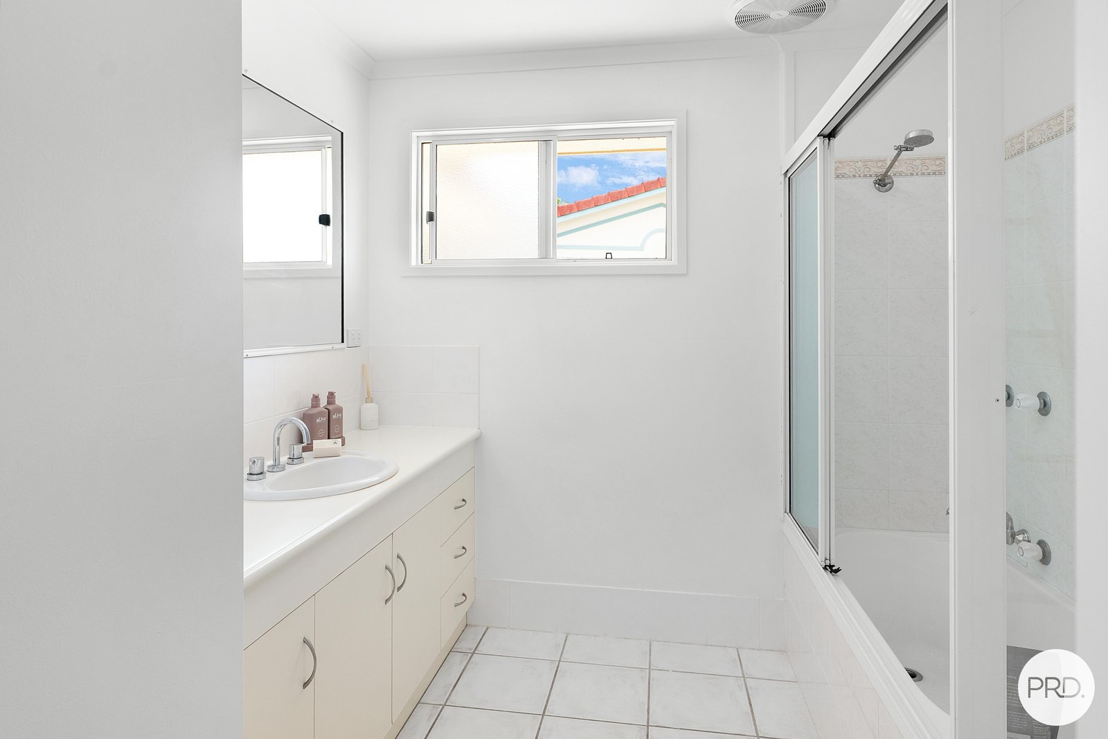 16 Spinnaker Way BUCASIA 21