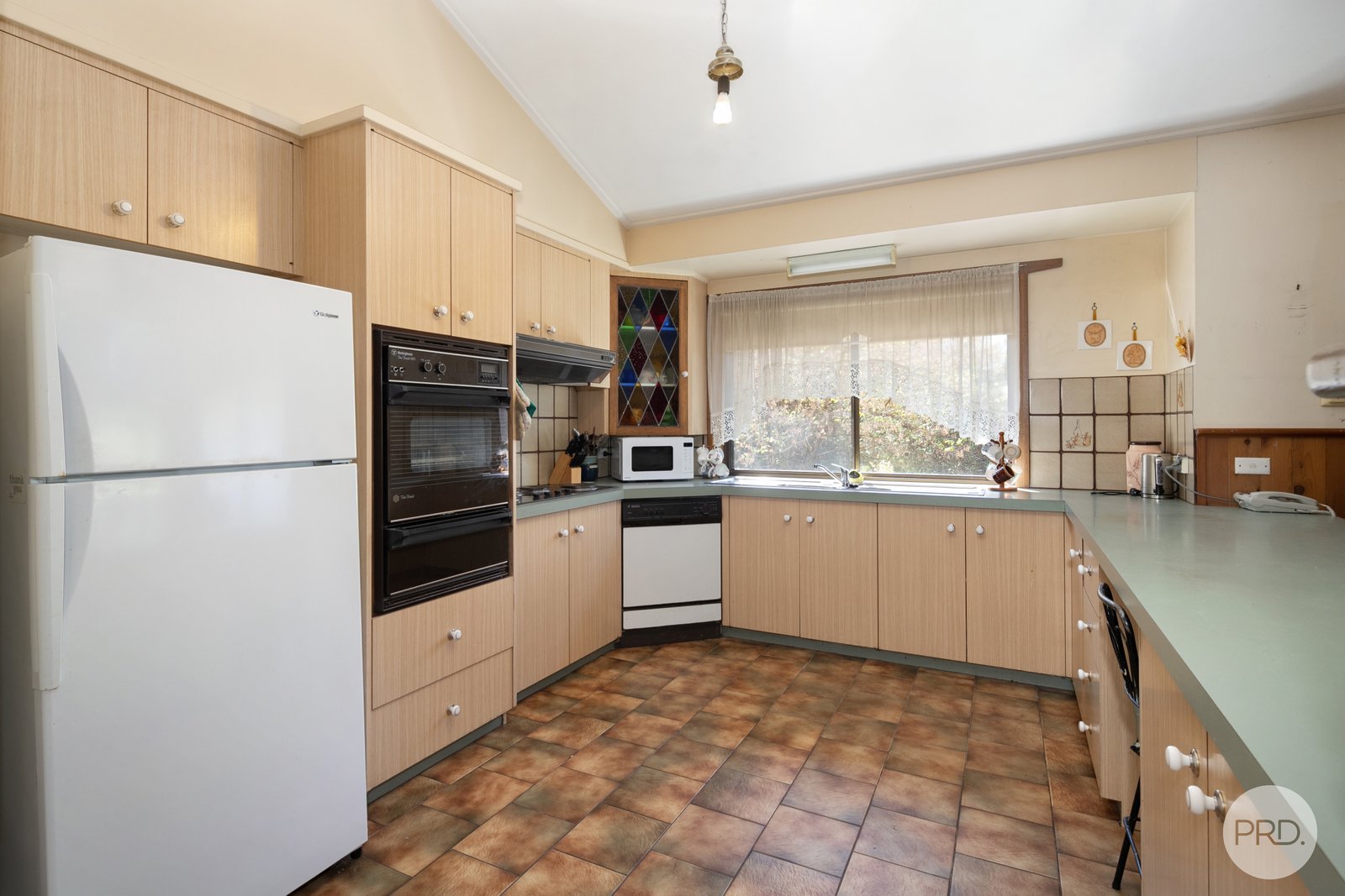 16 Springs Road BROWN HILL 8