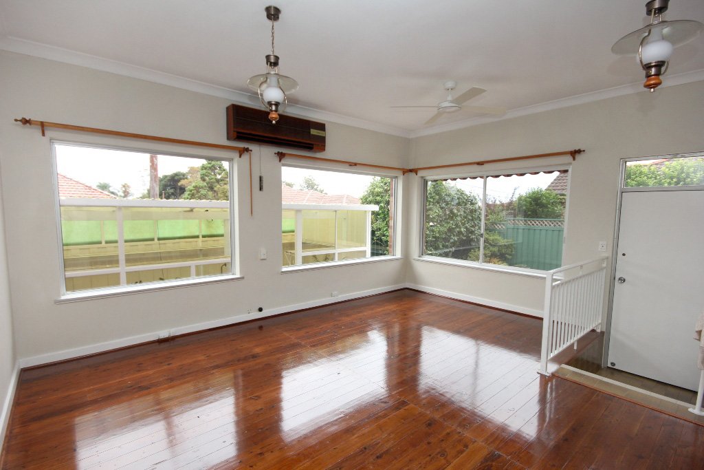 16 St Elmo Parade KINGSGROVE 2