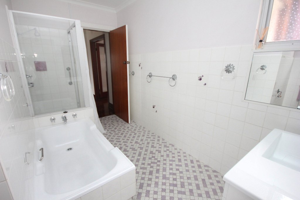 16 St Elmo Parade KINGSGROVE 6