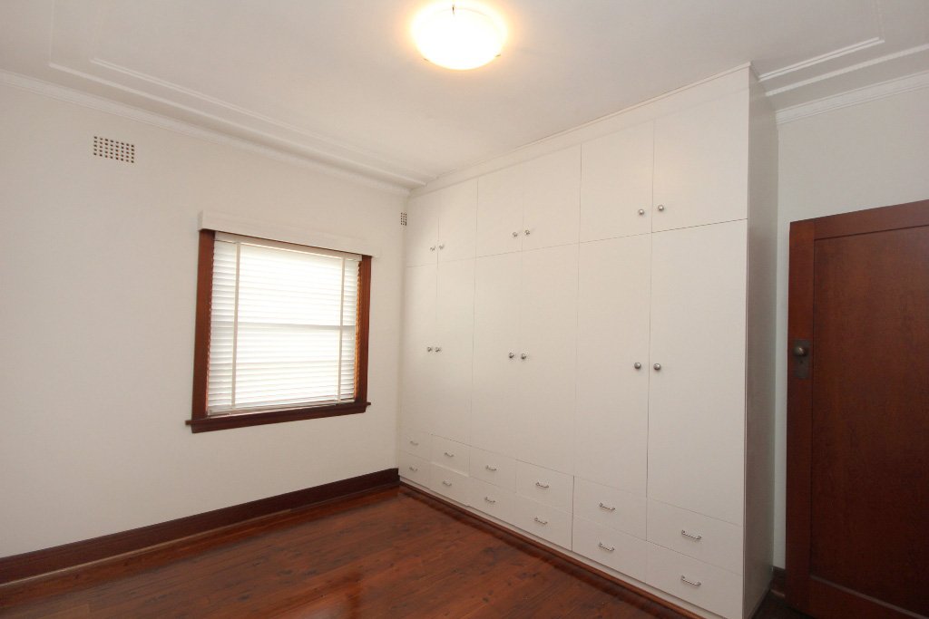 16 St Elmo Parade KINGSGROVE 3