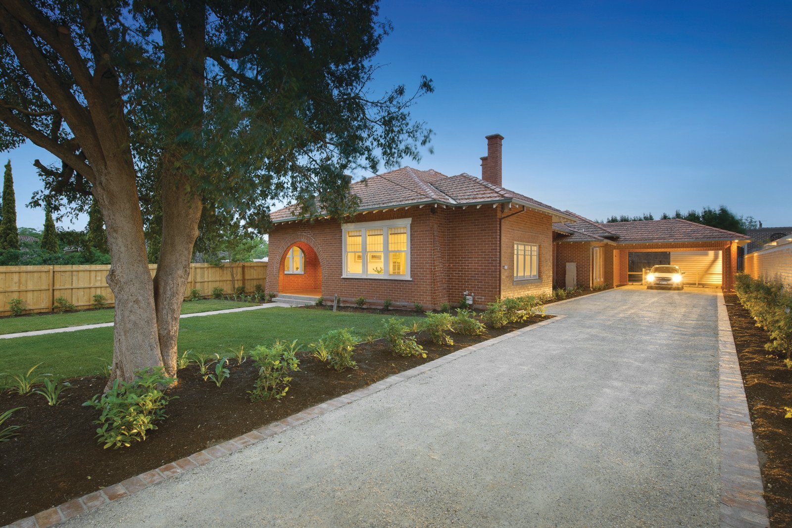 16 St Johns Avenue, Mont Albert, VIC