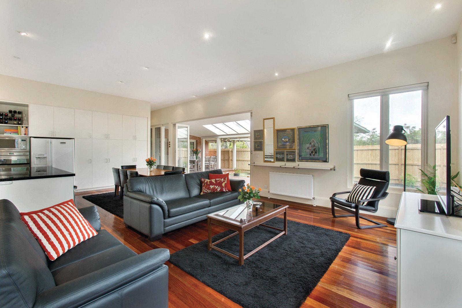 16 St Johns Avenue, Mont Albert, VIC