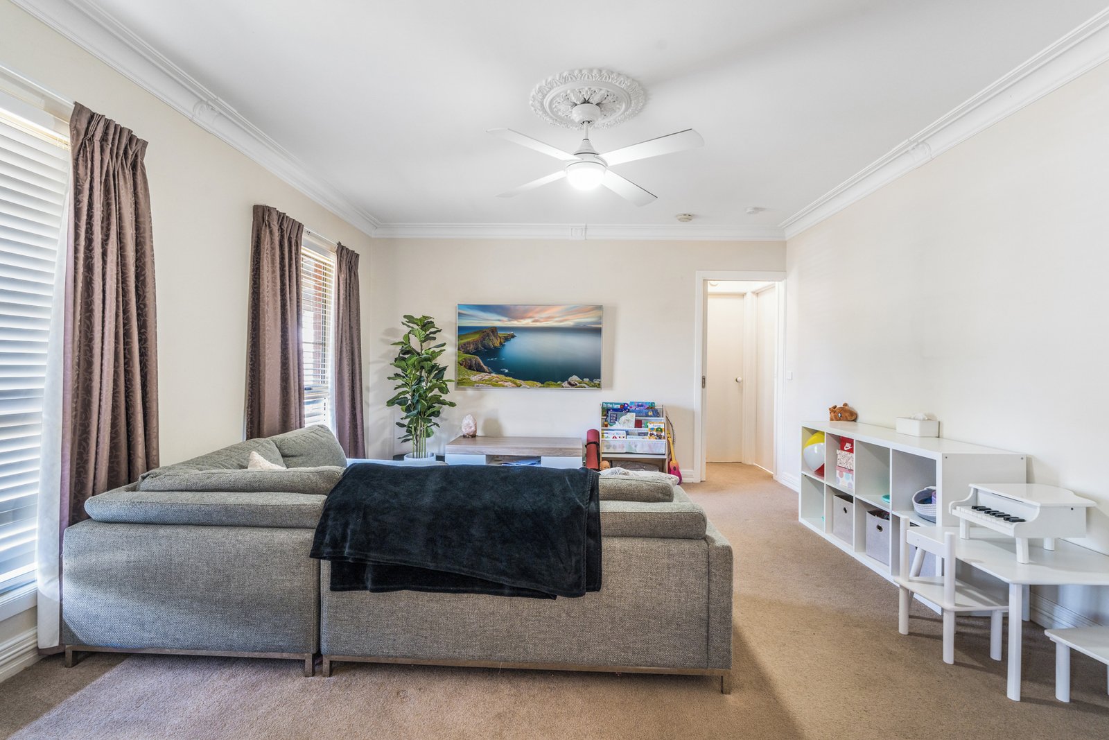 Gallery: 1/6 Stanford Court