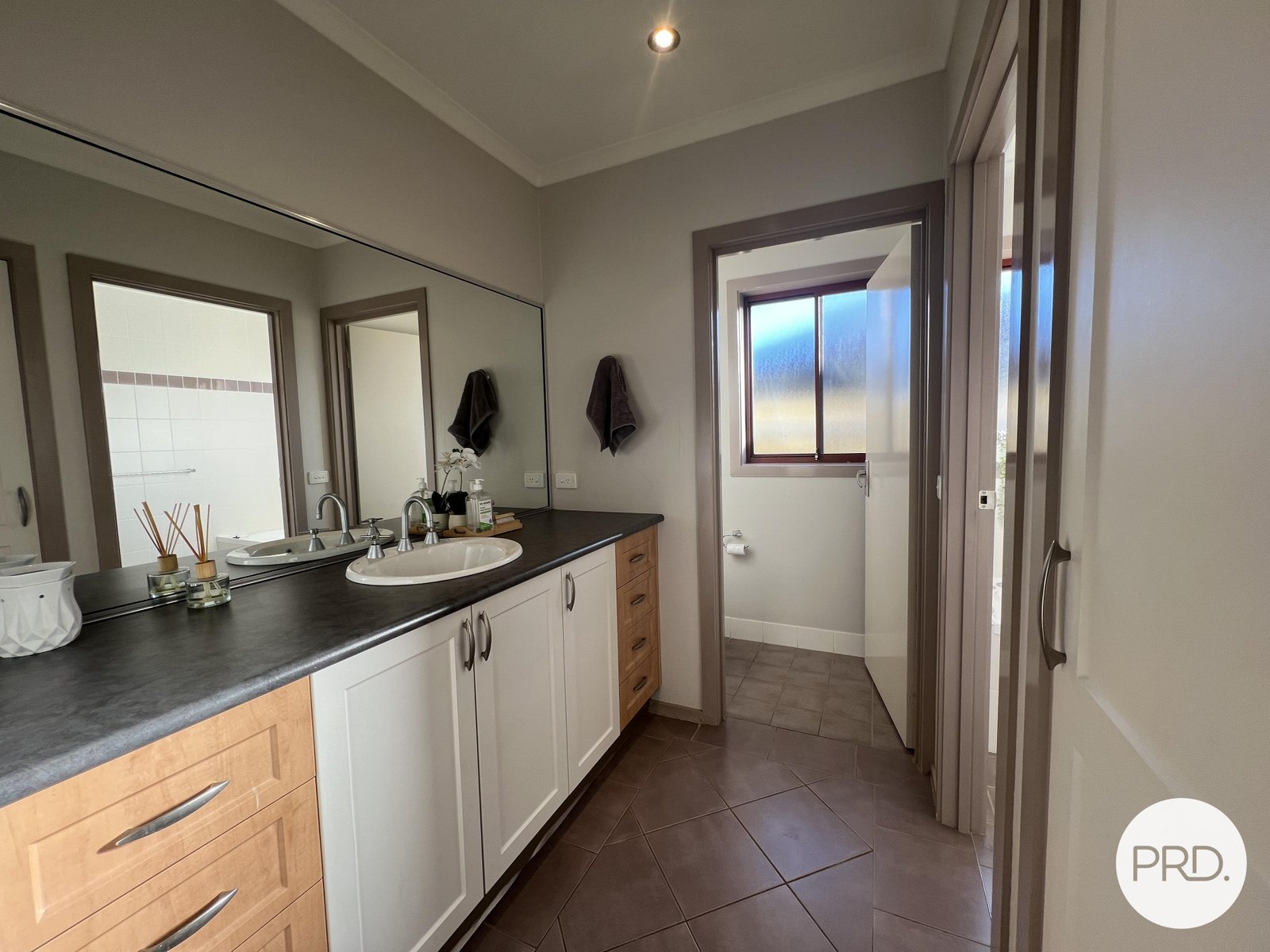 16 Stonehaven Circuit QUEANBEYAN EAST 9