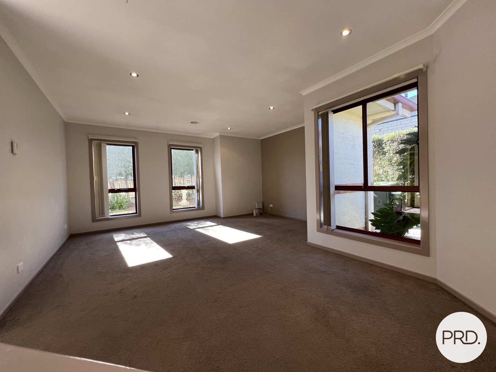 16 Stonehaven Circuit QUEANBEYAN EAST 2