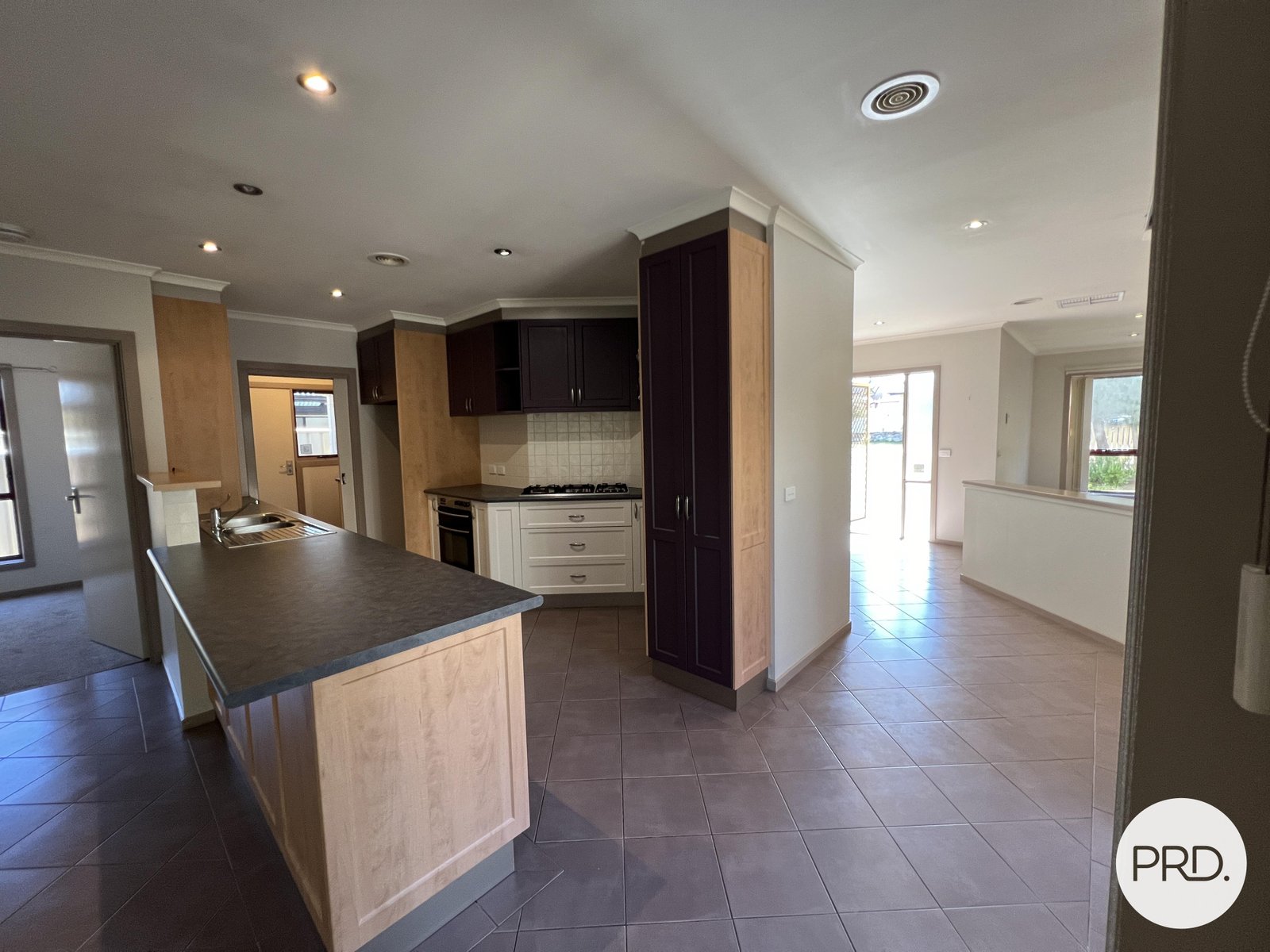 16 Stonehaven Circuit QUEANBEYAN EAST 4
