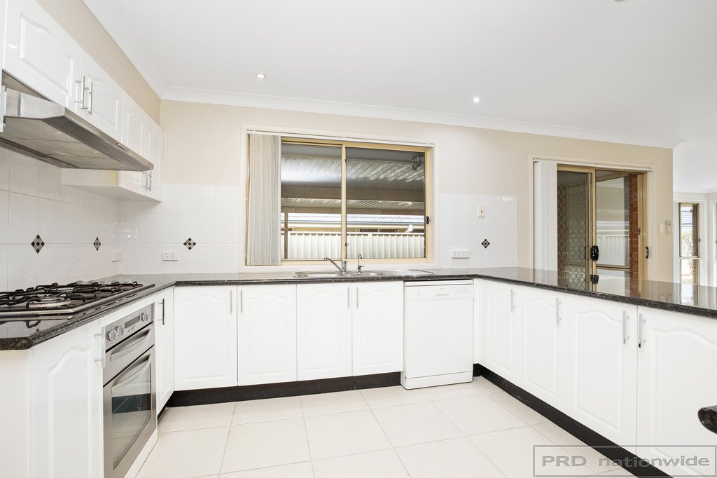 16 Streeton Drive METFORD 5