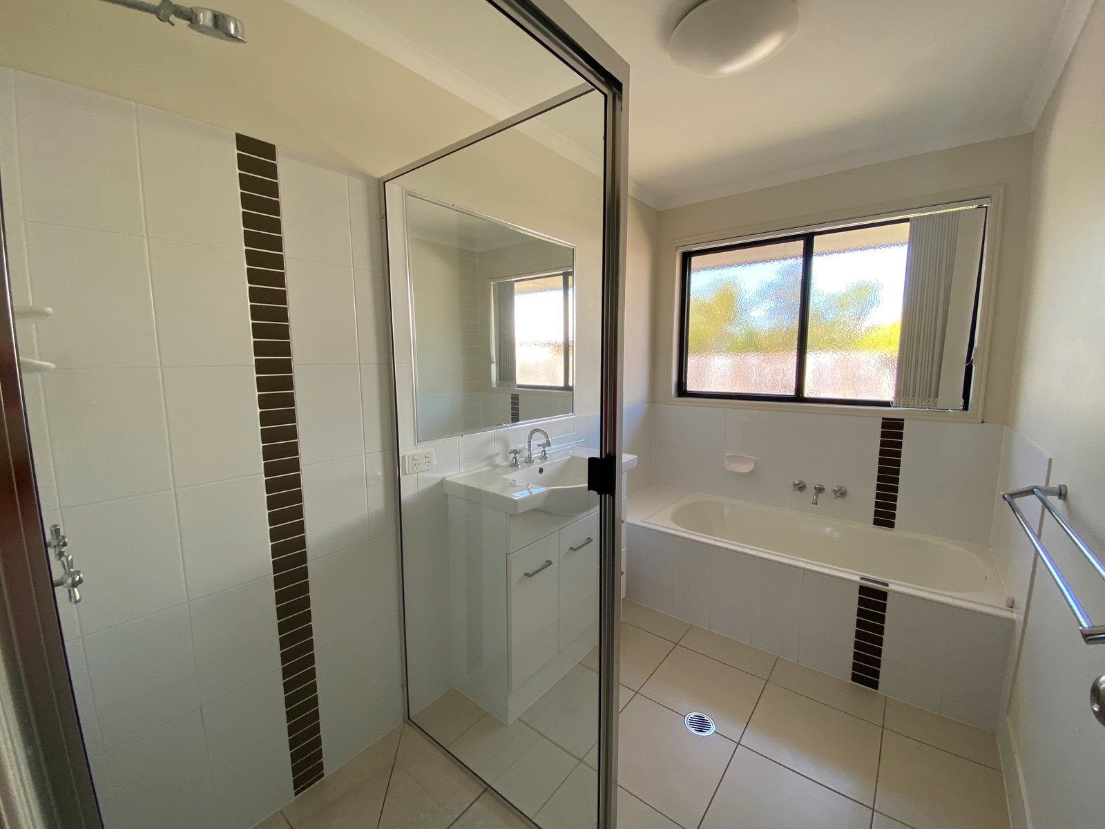 16 Surita Court BOYNE ISLAND 14