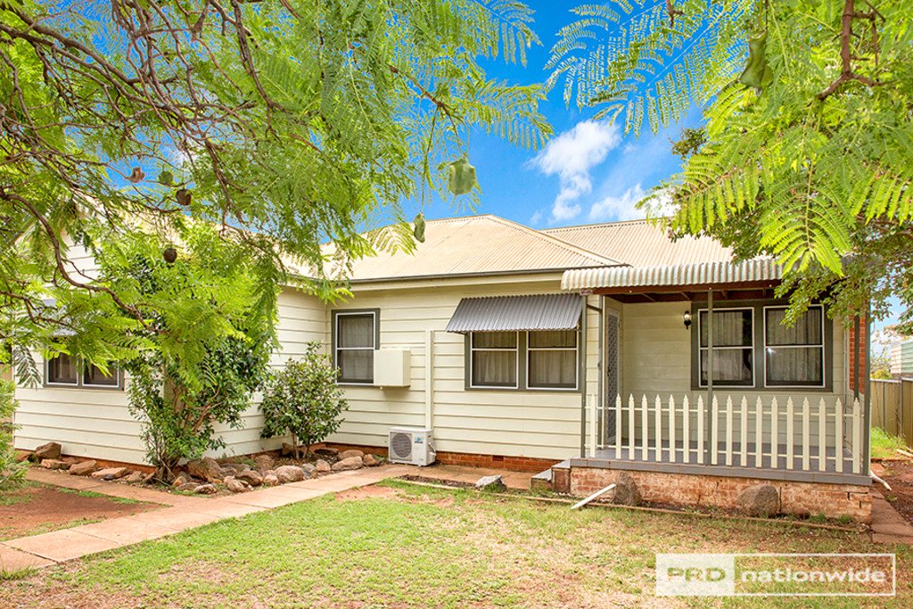 16 Susanne Street TAMWORTH 1