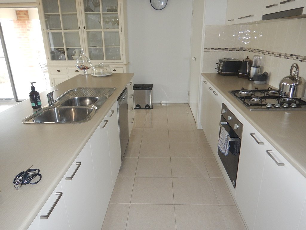 16 Sutcliffe Street Lucas 2