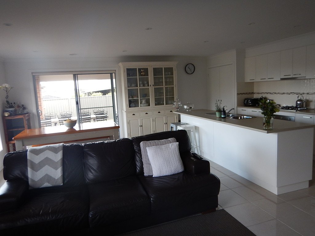 16 Sutcliffe Street Lucas 4