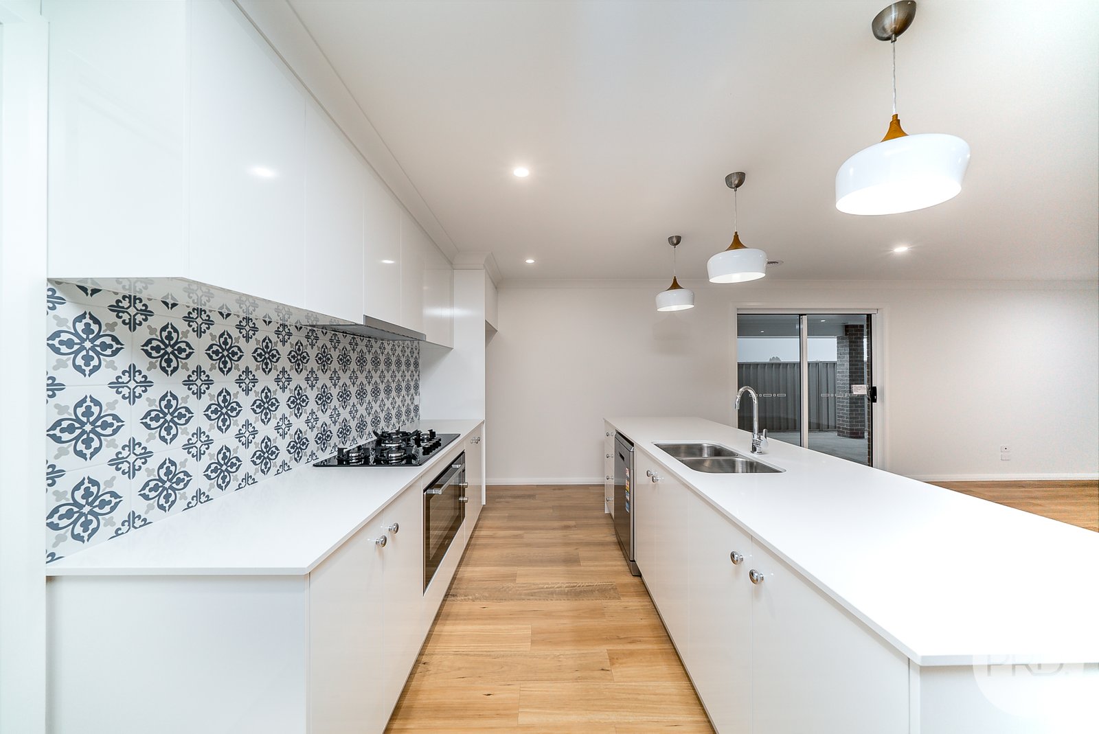16 Thane Court LLOYD 8