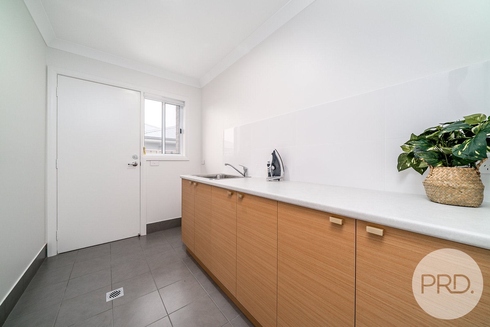 16 Thane Court LLOYD 17