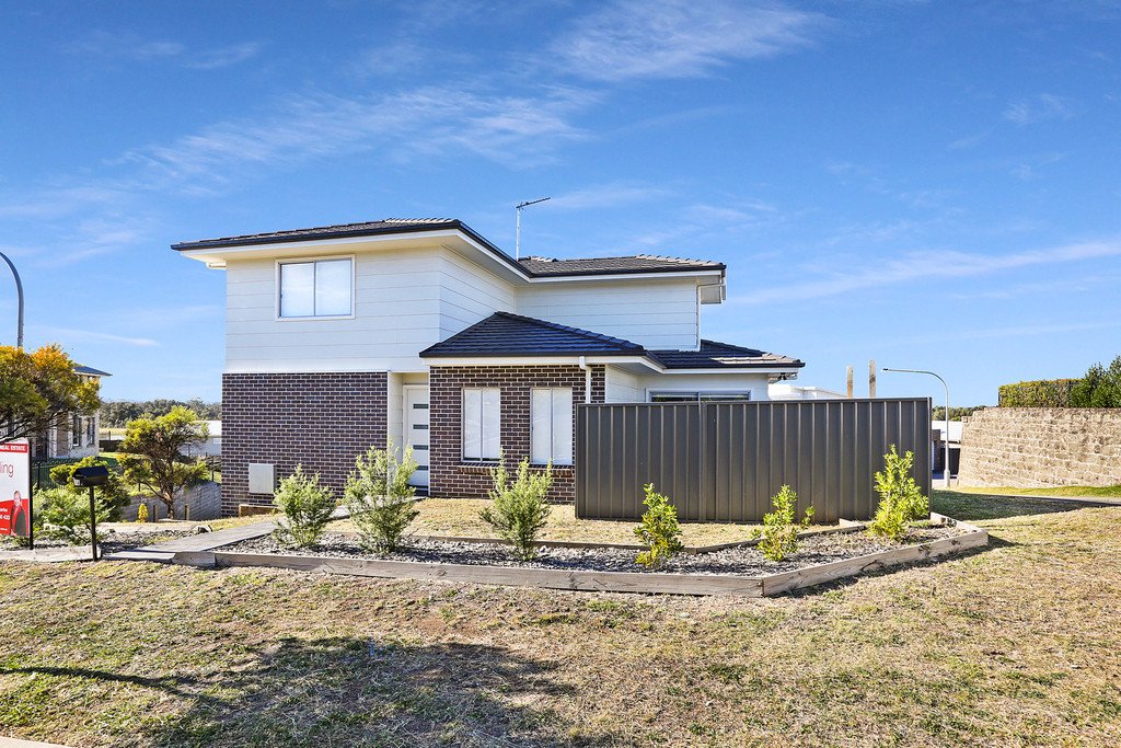 16 The Arches  KANAHOOKA 9