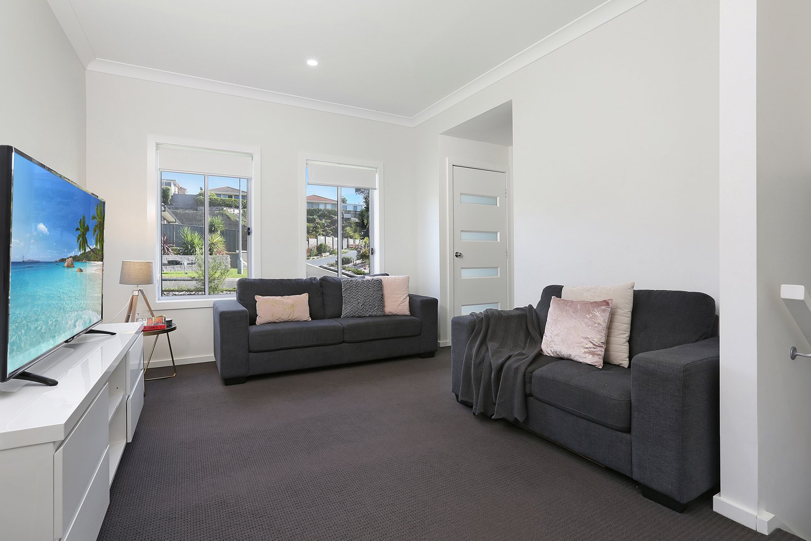 16 The Arches  KANAHOOKA 7