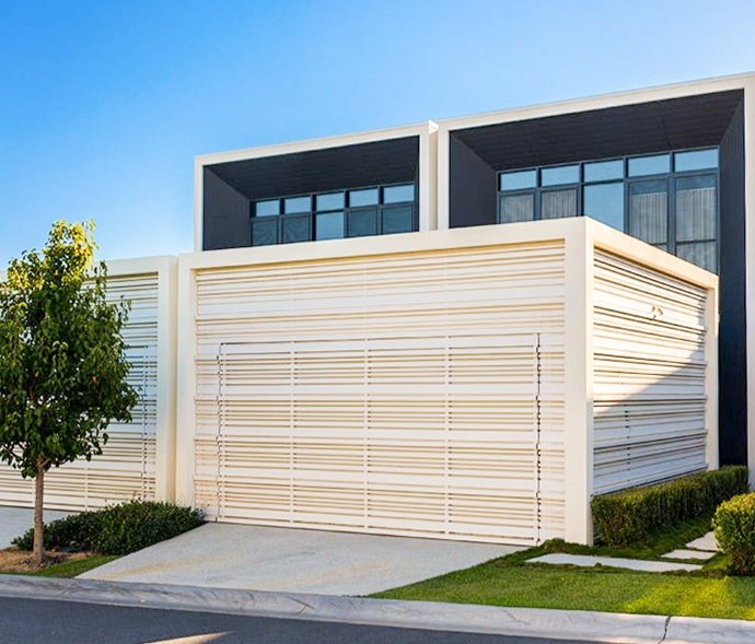 16 Theatre Drive BENOWA 1