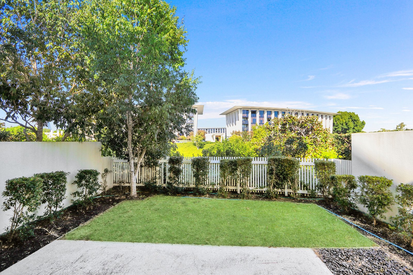 16 Theatre Drive BENOWA 2