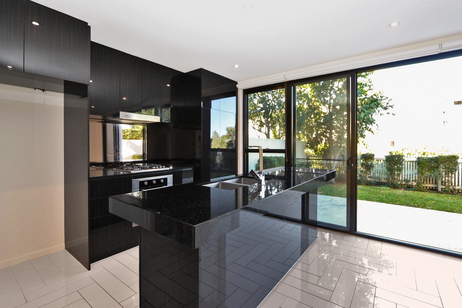 16 Theatre Drive BENOWA 4