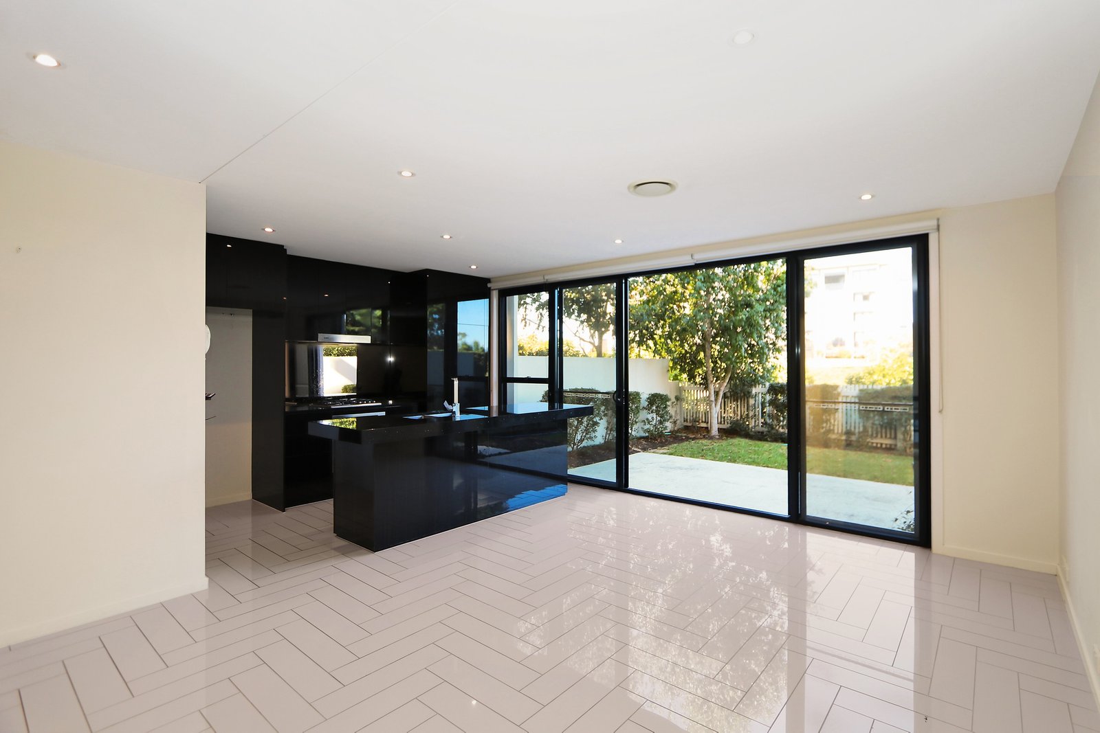 16 Theatre Drive BENOWA 5