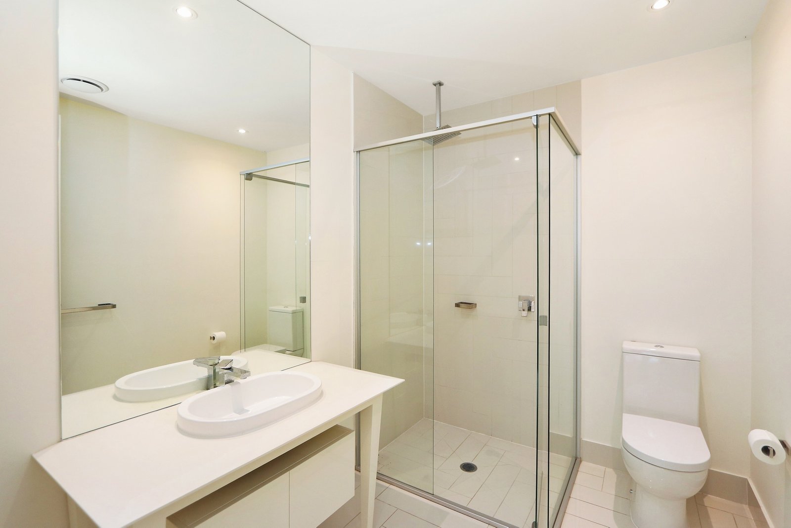 16 Theatre Drive BENOWA 15