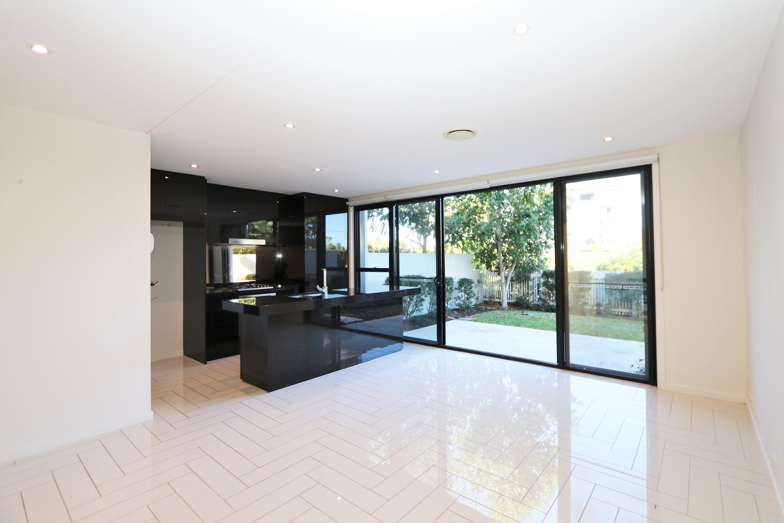 16 Theatre Drive BENOWA 3
