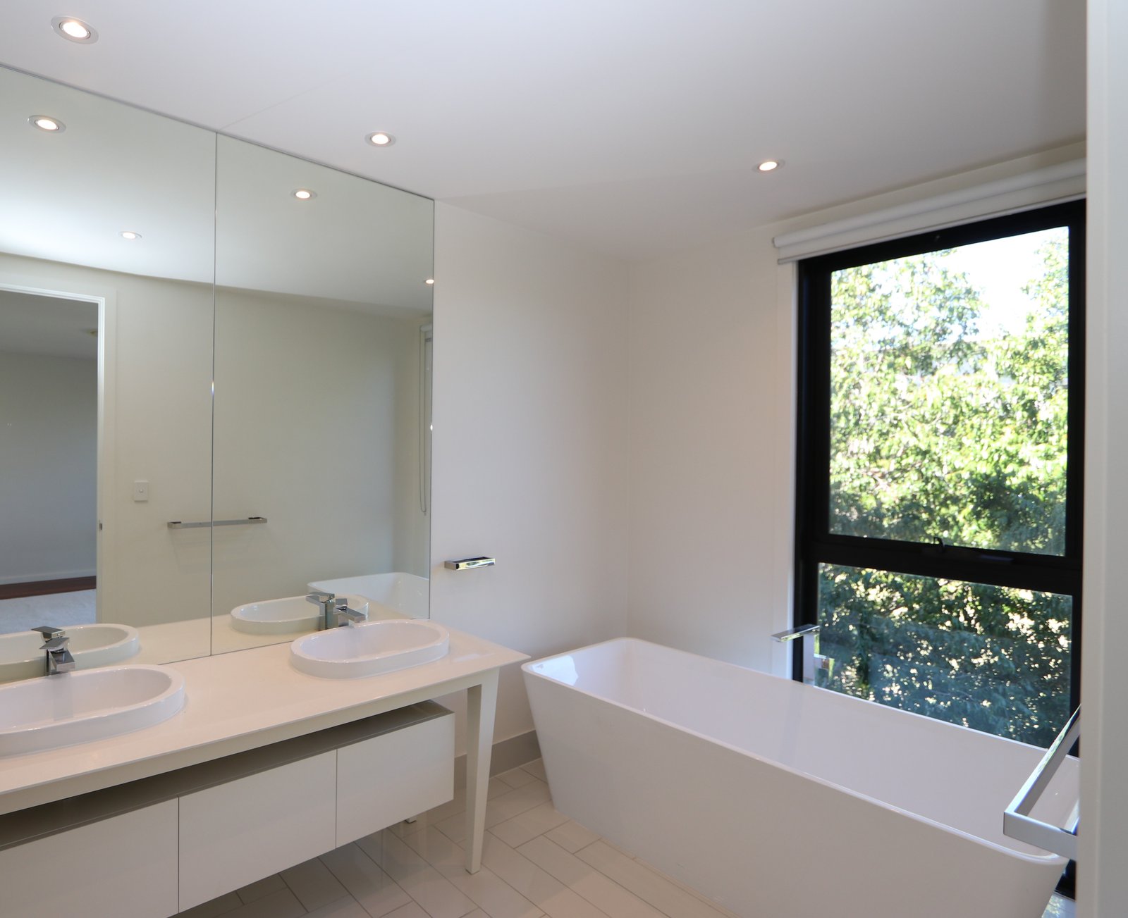 16 Theatre Drive BENOWA 9
