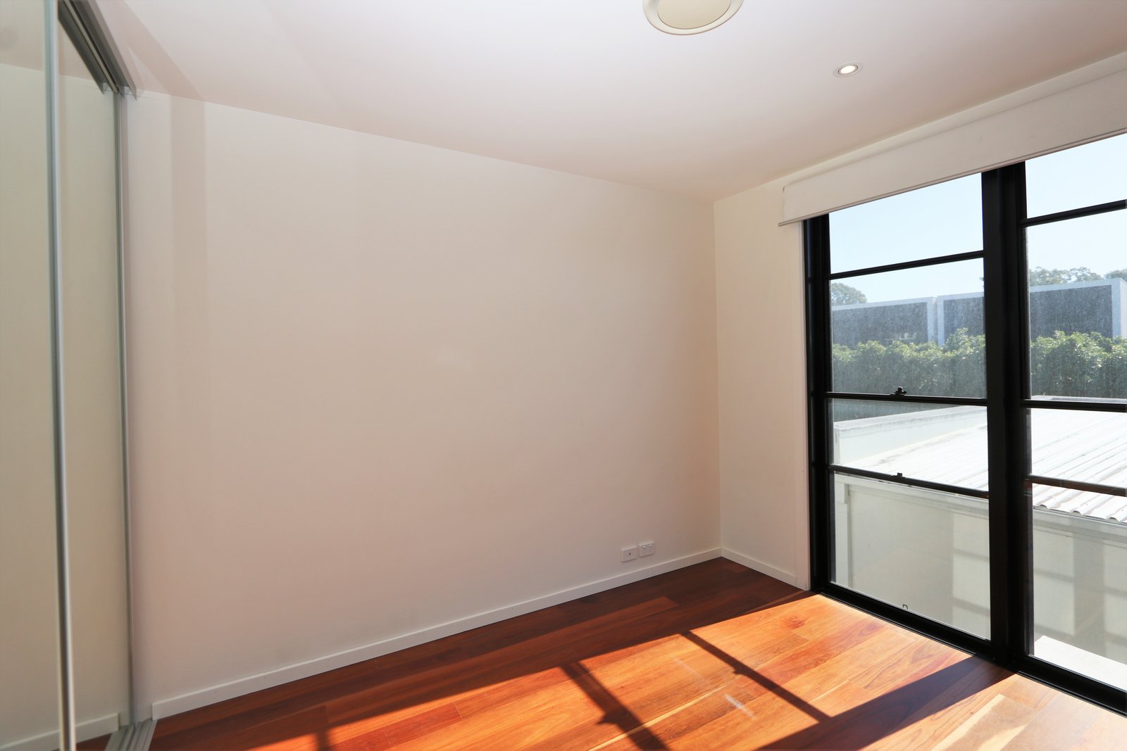 16 Theatre Drive BENOWA 12