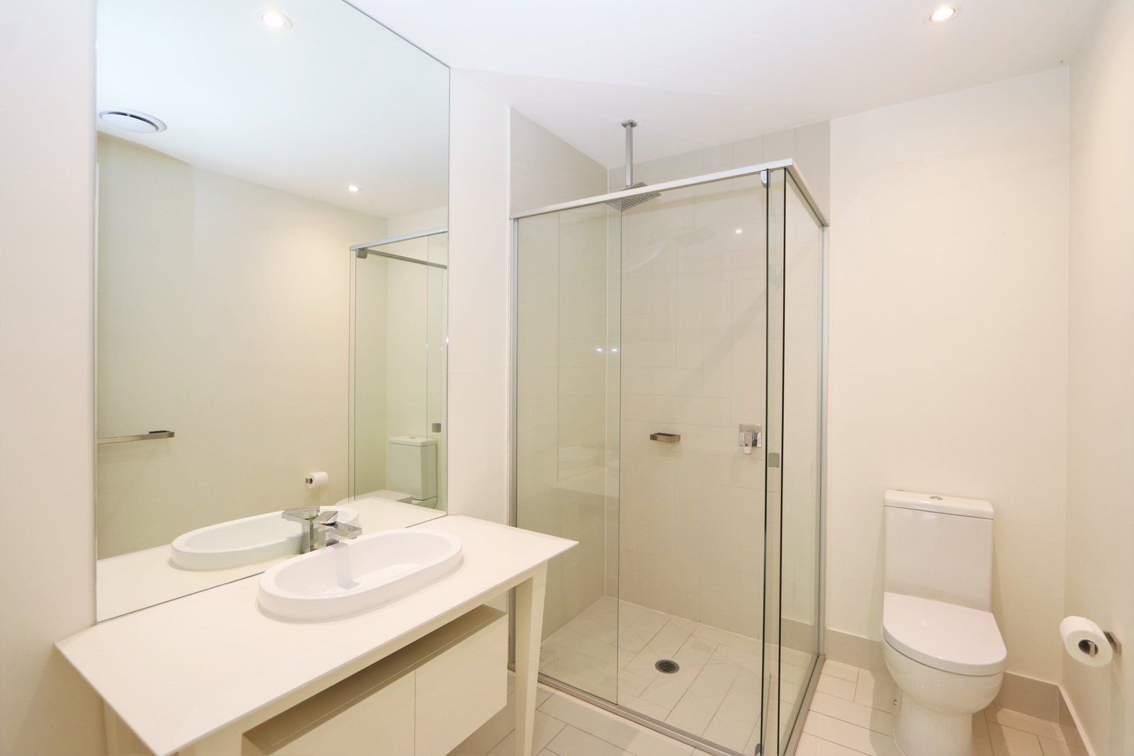 16 Theatre Drive BENOWA 16