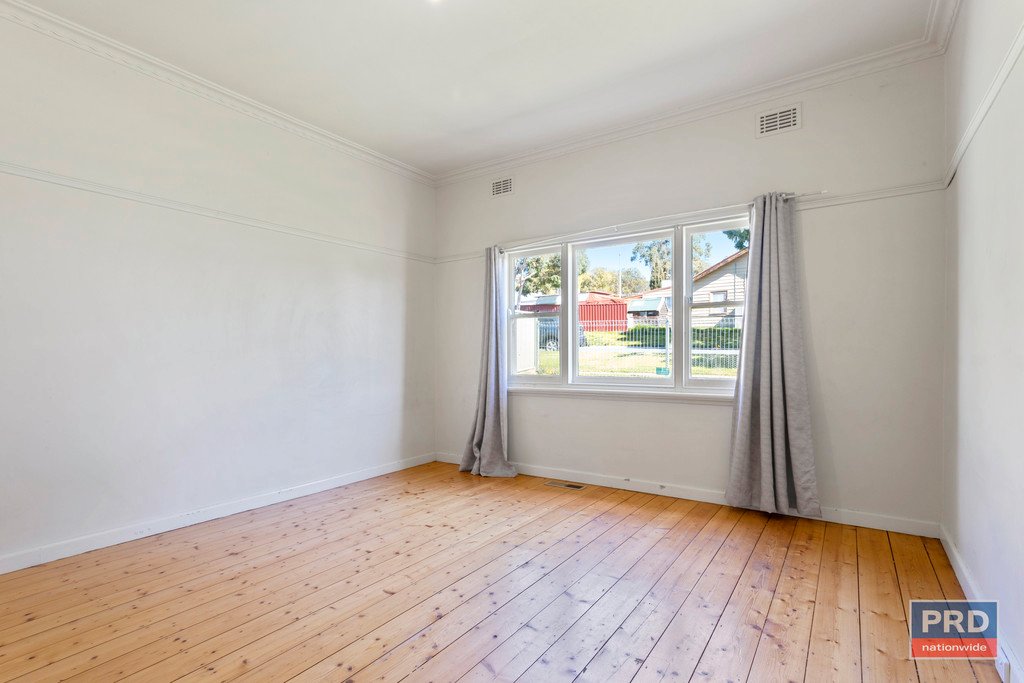 16 Thomas Street IRONBARK 2