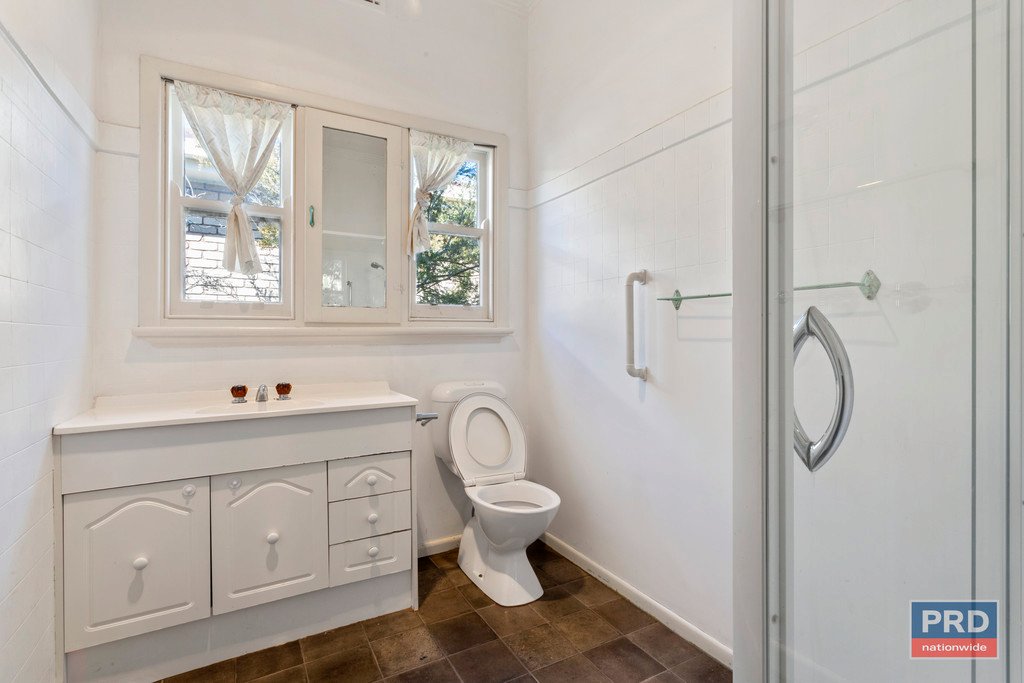 16 Thomas Street IRONBARK 9