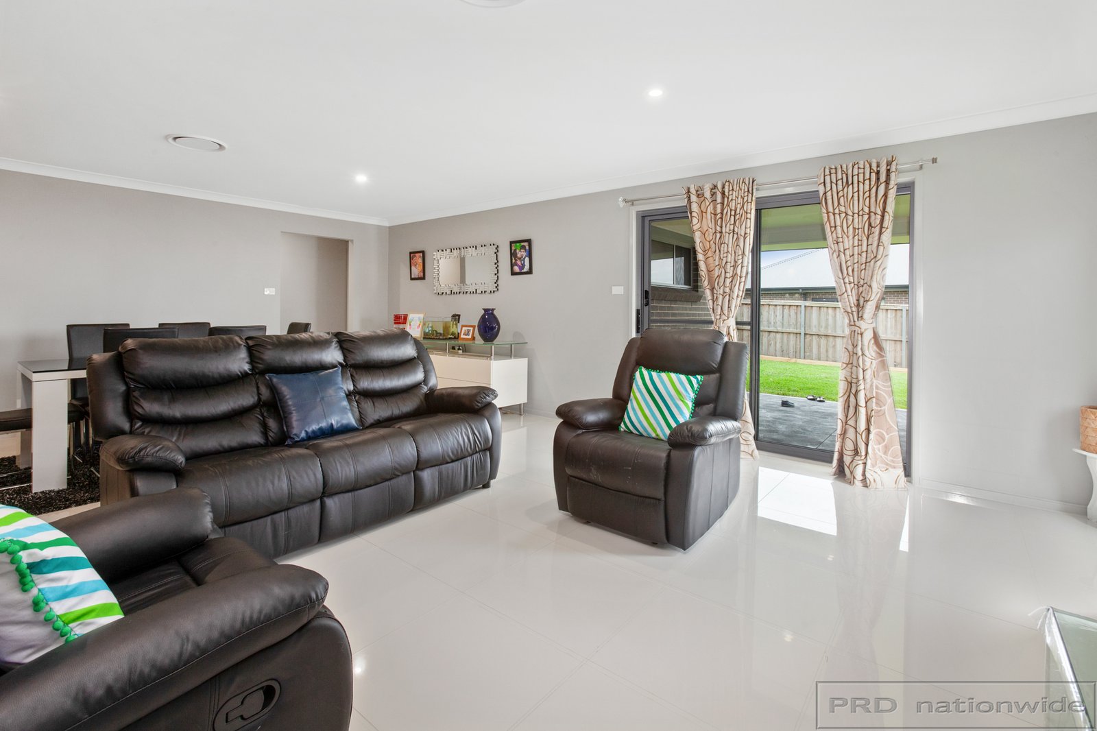 16 Threadtail Street CHISHOLM 8