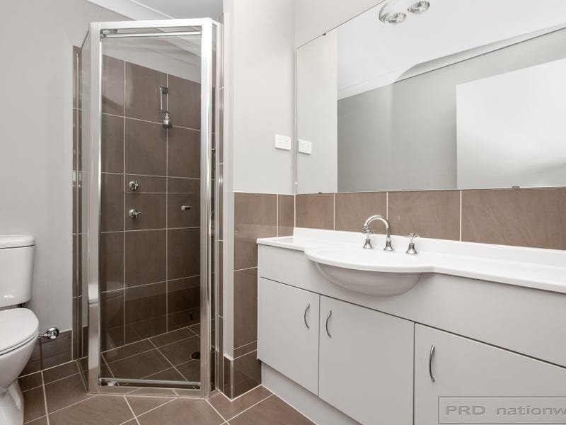 16 Threadtail Street CHISHOLM 16