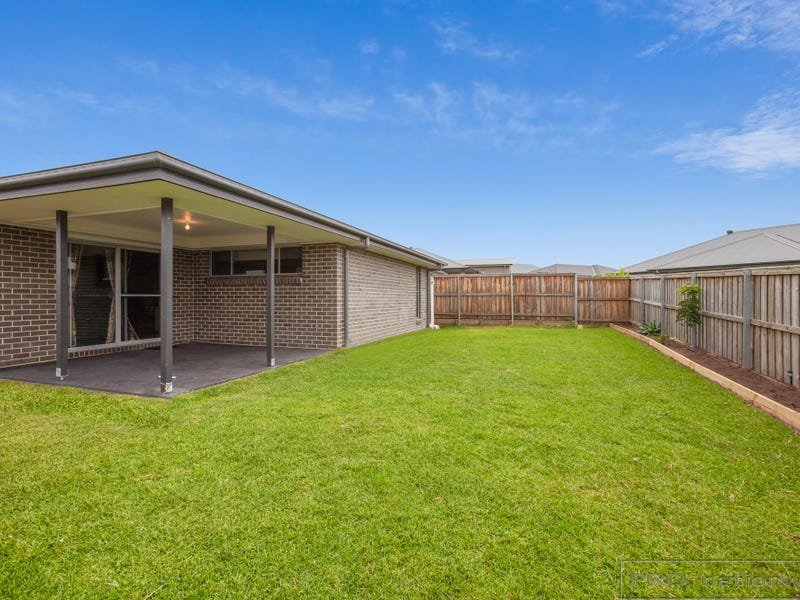 16 Threadtail Street CHISHOLM 11