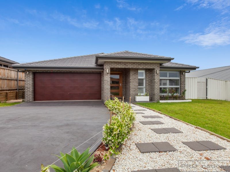 16 Threadtail Street CHISHOLM 17