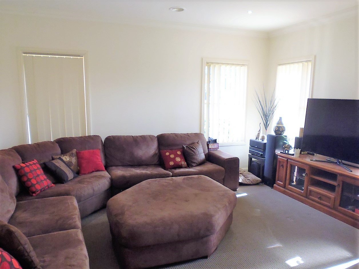 Gallery: 16 Thwaites Close
