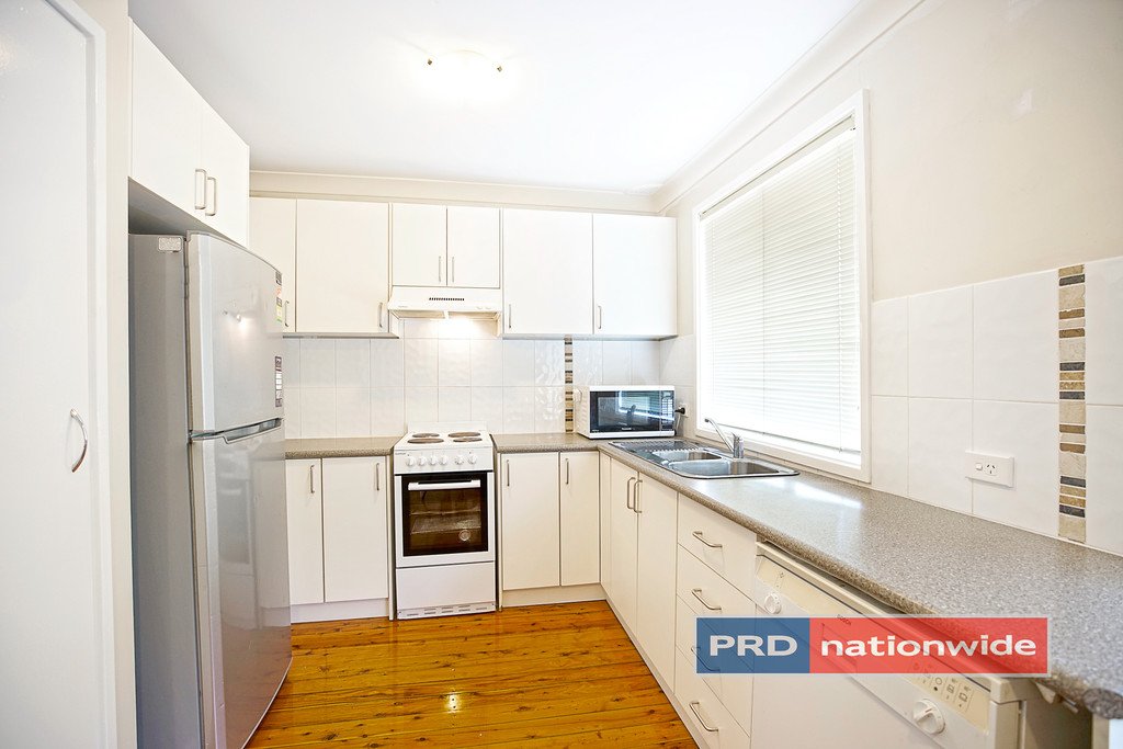 16 Timgalen Avenue SOUTH PENRITH 3