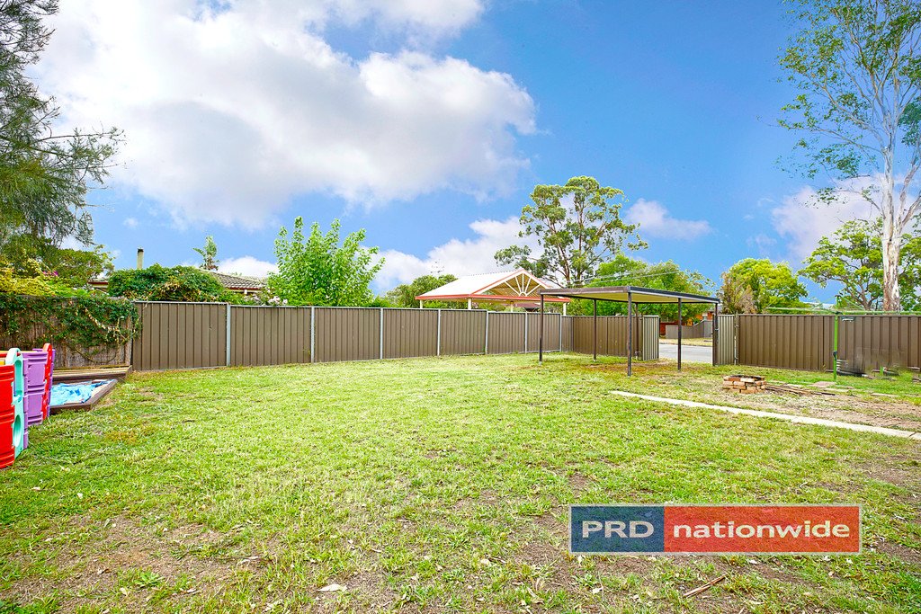 16 Timgalen Avenue SOUTH PENRITH 4