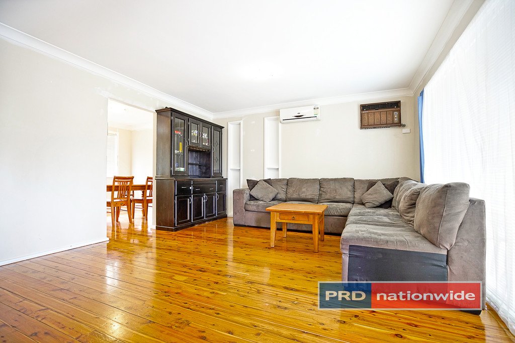 16 Timgalen Avenue SOUTH PENRITH 7