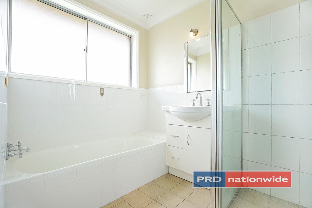 16 Timgalen Avenue SOUTH PENRITH 3