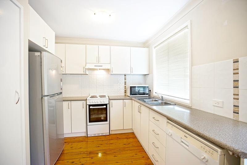 16 Timgalen Avenue SOUTH PENRITH 2