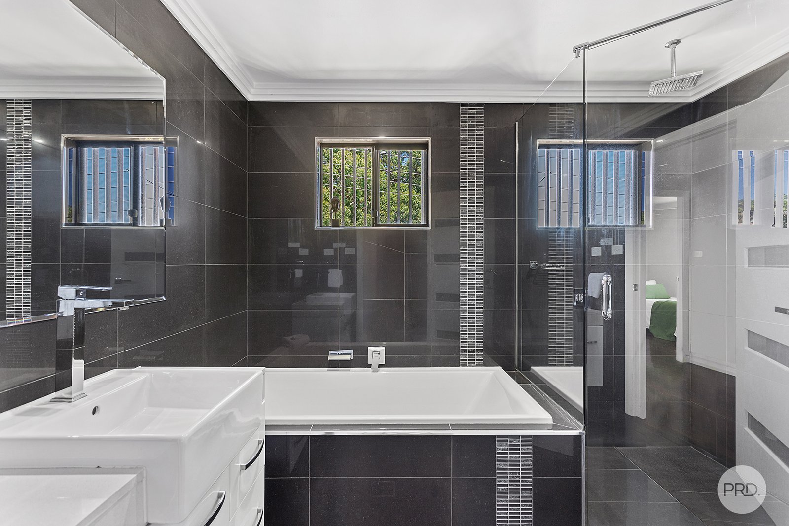 16 Tomaree Road SHOAL BAY 13