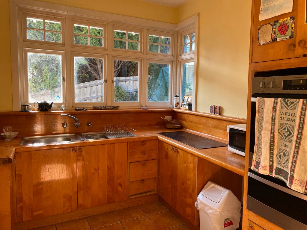 16 Toorak Avenue MOUNT STUART 3